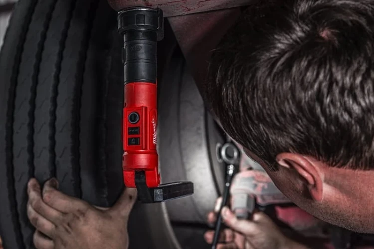 MILWAUKEE  49334788694.jpg